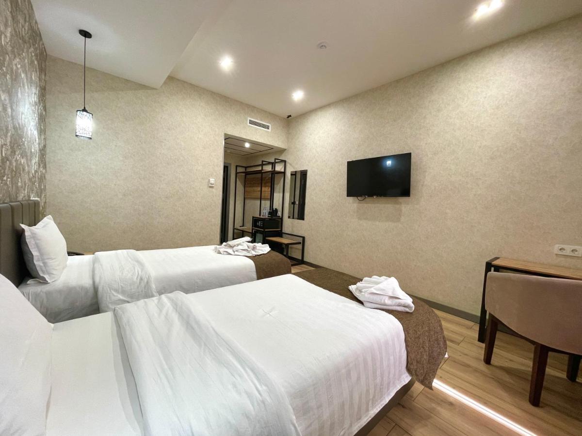 Alpha Plaza Hotel & Spa Taschkent Exterior foto